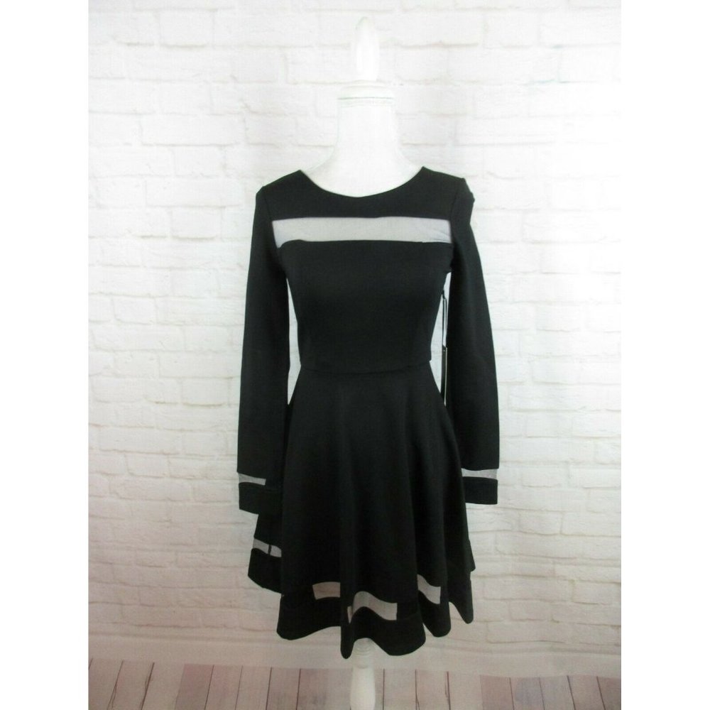 Lulu's women's size S Black Long Sleeve Fit and Fl